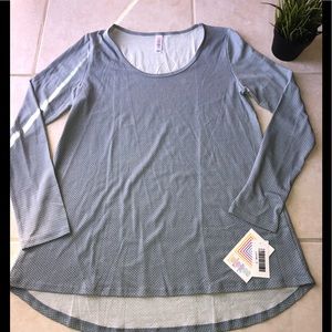 🎄LuLaRoe Lynnae Polka Dot Shirt